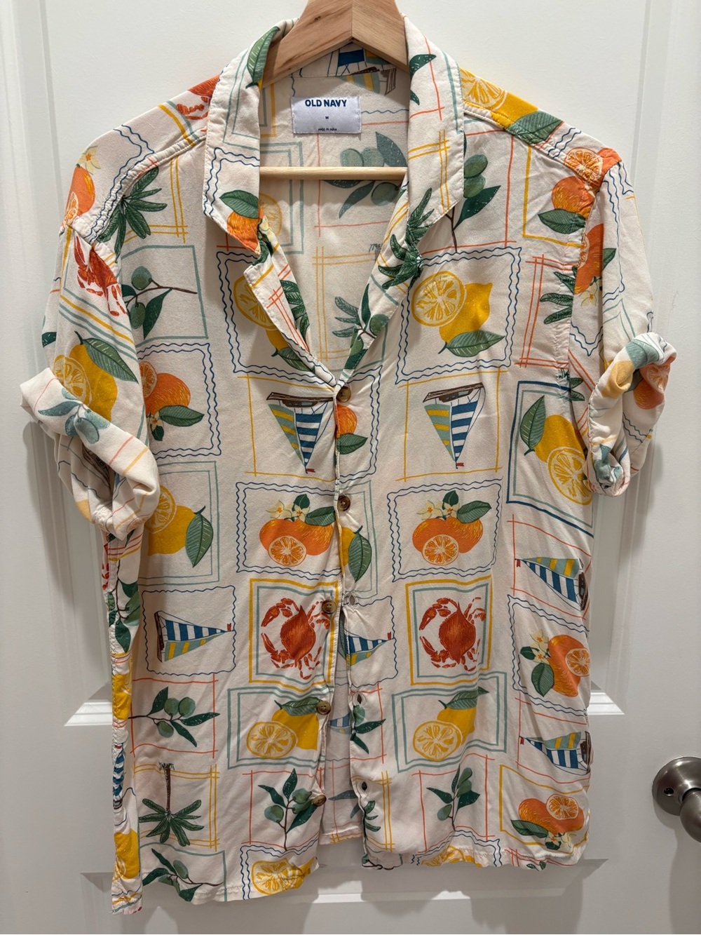 Old Navy Coastal Fruit & Nautical Print Button-Up Shirt / Men’s Medium - Picture 3 of 7